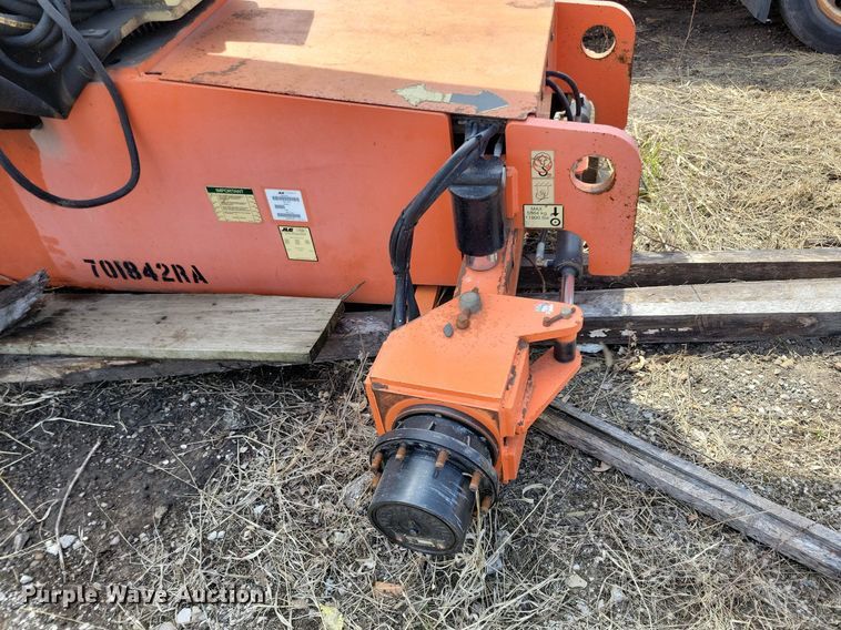 image for item MO9660 2007 JLG 600S  boom lift