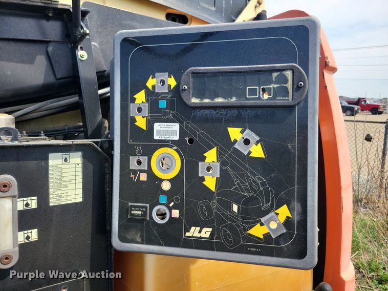 image for item MO9660 2007 JLG 600S  boom lift