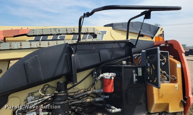 image for item MO9660 2007 JLG 600S  boom lift