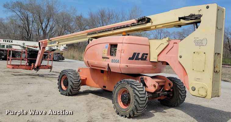 image for item MO9662 2001 JLG 800A  boom lift