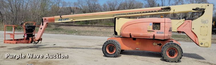 image for item MO9662 2001 JLG 800A  boom lift