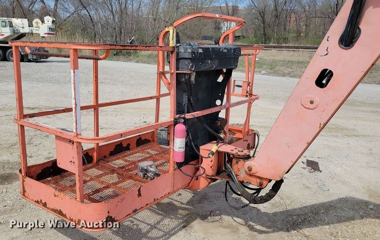 image for item MO9662 2001 JLG 800A  boom lift