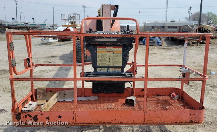 image for item MO9662 2001 JLG 800A  boom lift