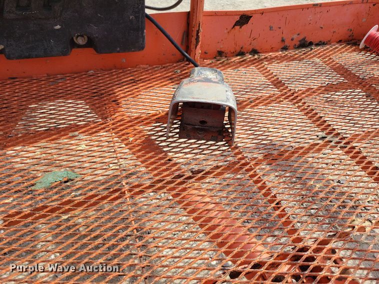 image for item MO9662 2001 JLG 800A  boom lift