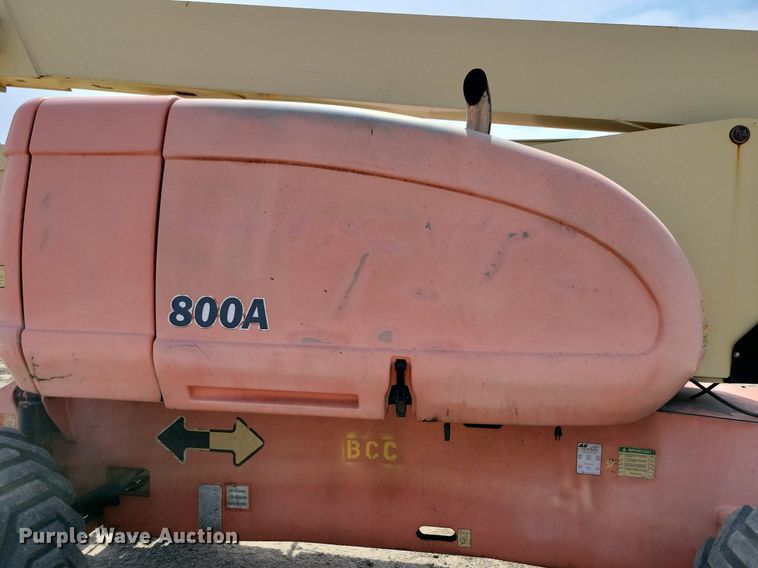 image for item MO9662 2001 JLG 800A  boom lift