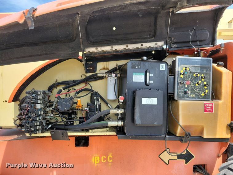 image for item MO9662 2001 JLG 800A  boom lift