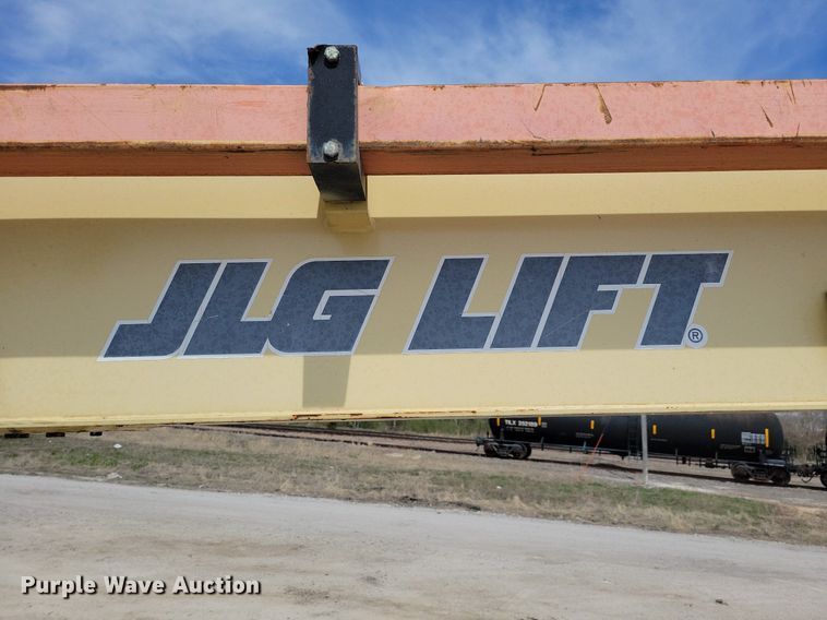 image for item MO9662 2001 JLG 800A  boom lift