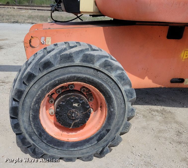 image for item MO9662 2001 JLG 800A  boom lift