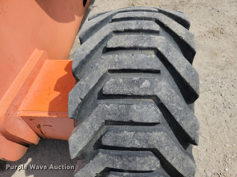 image for item MO9662 2001 JLG 800A  boom lift