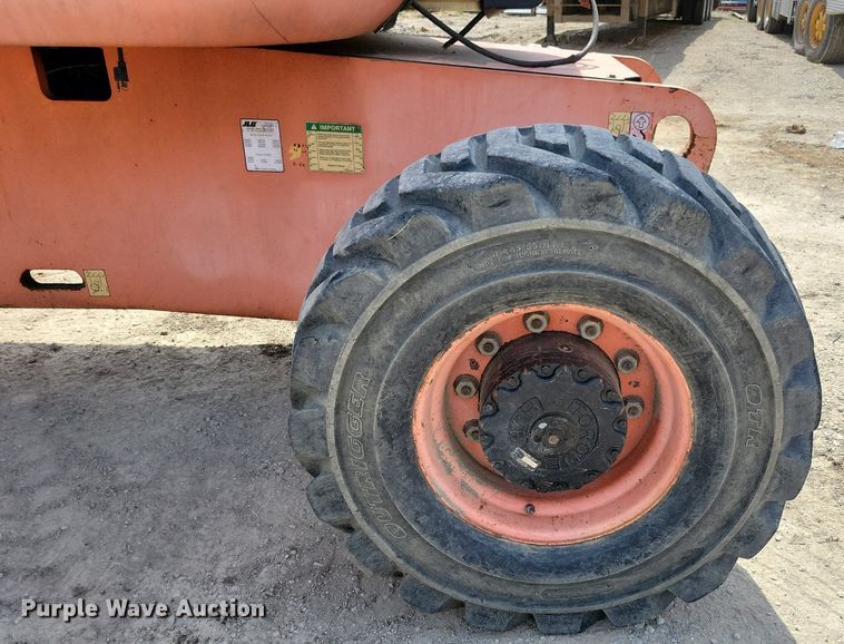 image for item MO9662 2001 JLG 800A  boom lift