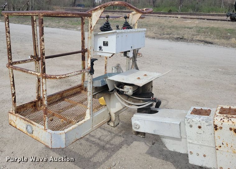 image for item MO9664 1999 Snorkel TB80  boom lift