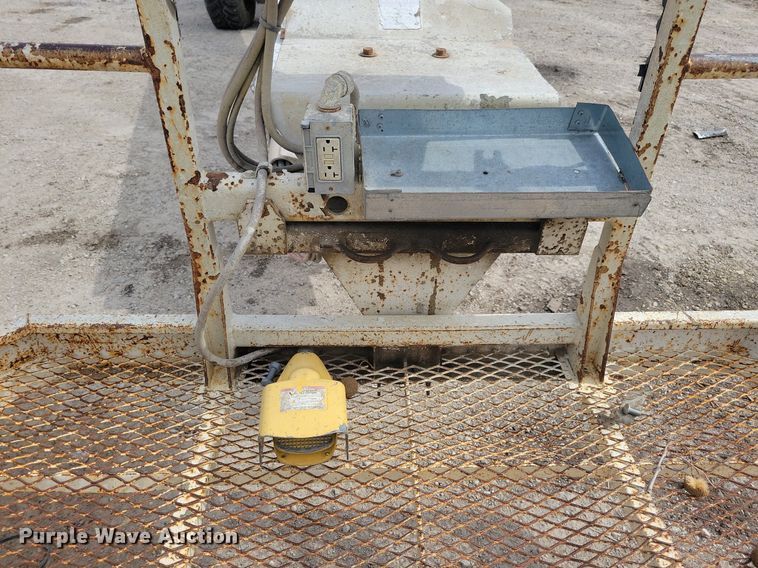 image for item MO9664 1999 Snorkel TB80  boom lift