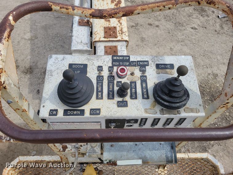 image for item MO9664 1999 Snorkel TB80  boom lift