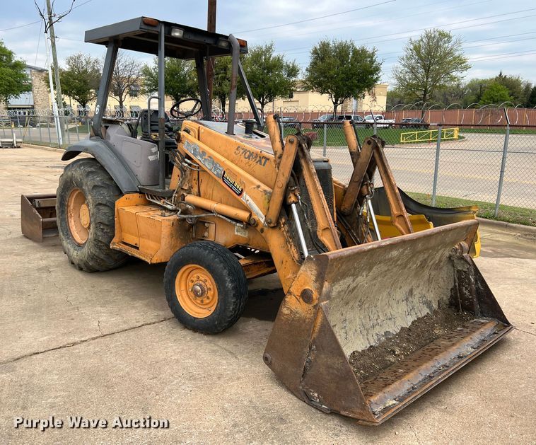 image for item MQ9867 2002 Case 570M XT  landscape tractor
