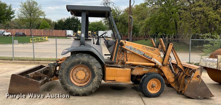 image for item MQ9867 2002 Case 570M XT  landscape tractor