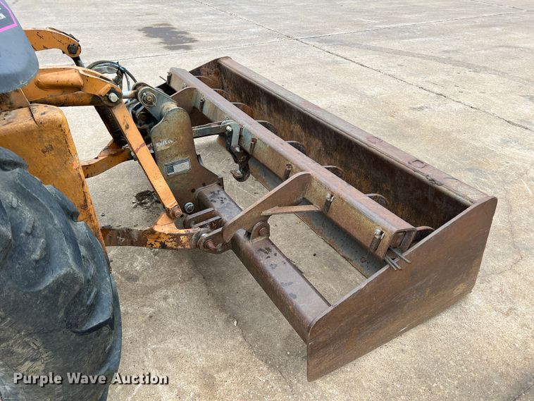 image for item MQ9867 2002 Case 570M XT  landscape tractor