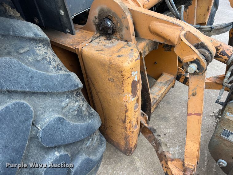 image for item MQ9867 2002 Case 570M XT  landscape tractor