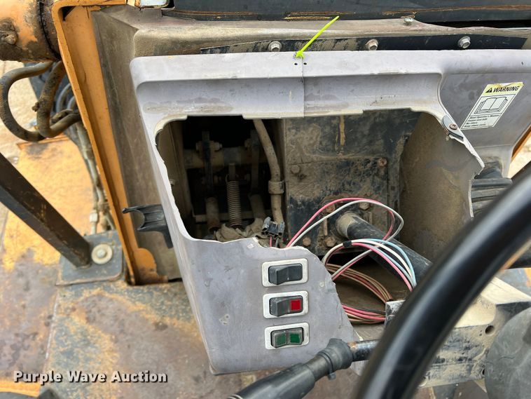 image for item MQ9867 2002 Case 570M XT  landscape tractor