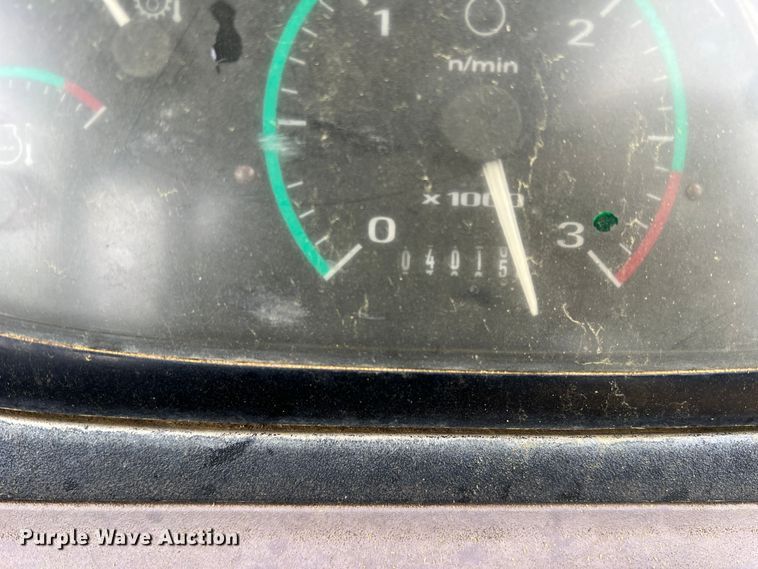 image for item MQ9867 2002 Case 570M XT  landscape tractor