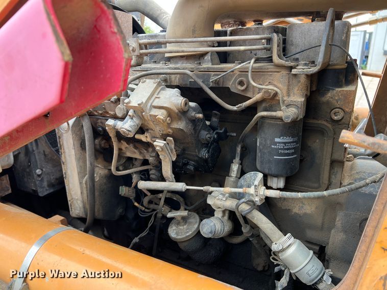 image for item MQ9867 2002 Case 570M XT  landscape tractor