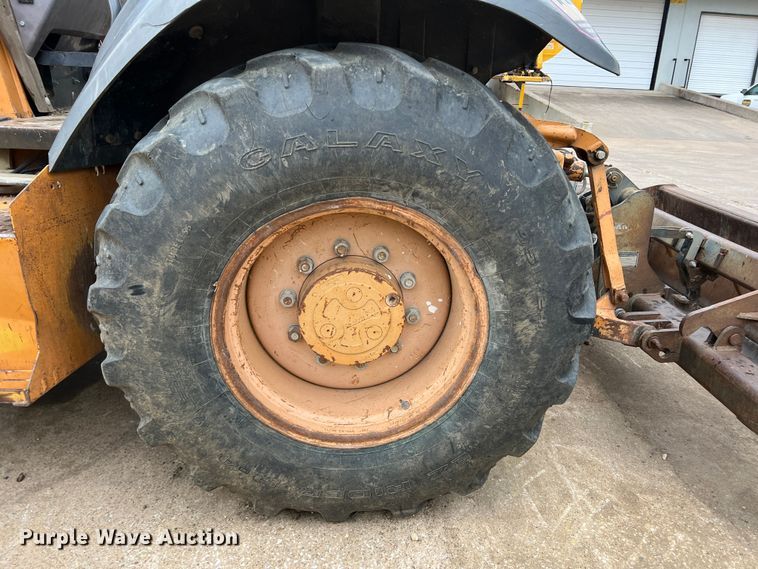 image for item MQ9867 2002 Case 570M XT  landscape tractor