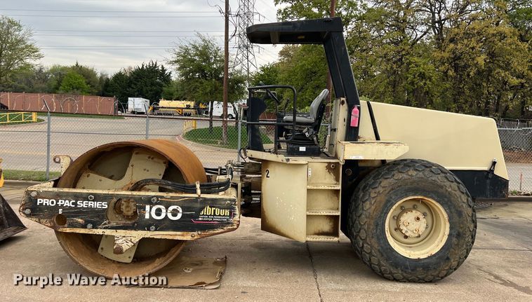 image for item MQ9868 1998 Ingersoll Rand SD100D TF  single drum vibratory roller