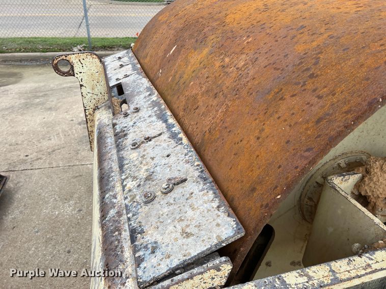 image for item MQ9868 1998 Ingersoll Rand SD100D TF  single drum vibratory roller