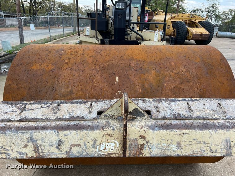 image for item MQ9868 1998 Ingersoll Rand SD100D TF  single drum vibratory roller