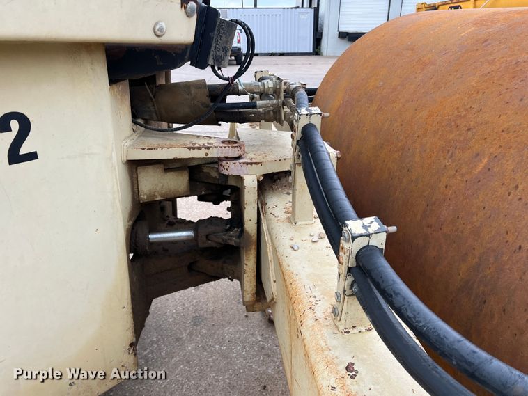 image for item MQ9868 1998 Ingersoll Rand SD100D TF  single drum vibratory roller
