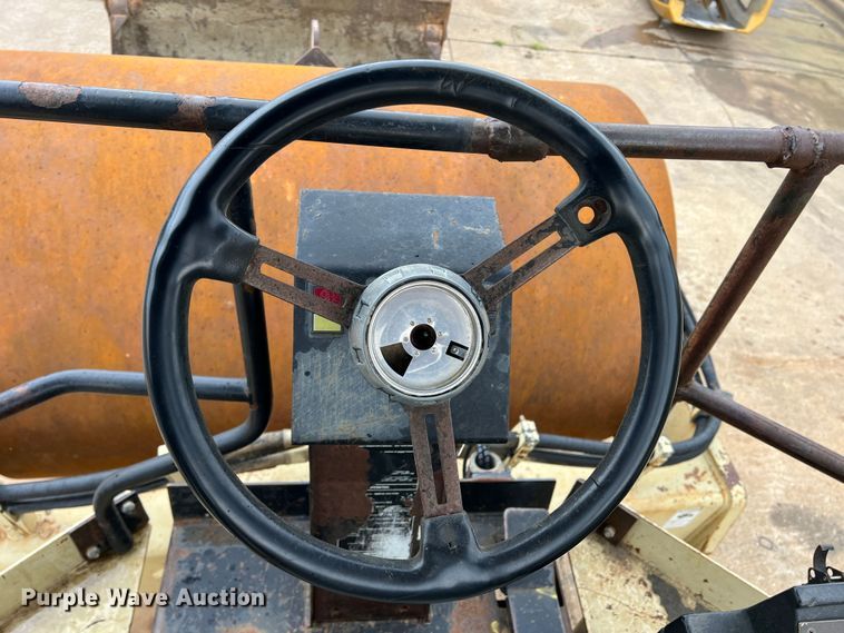 image for item MQ9868 1998 Ingersoll Rand SD100D TF  single drum vibratory roller