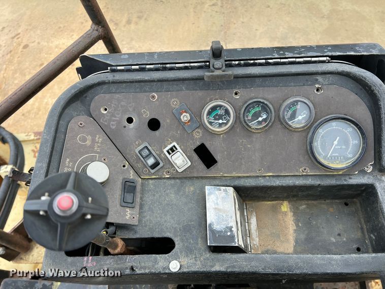 image for item MQ9868 1998 Ingersoll Rand SD100D TF  single drum vibratory roller