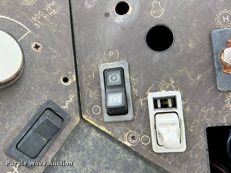 image for item MQ9868 1998 Ingersoll Rand SD100D TF  single drum vibratory roller