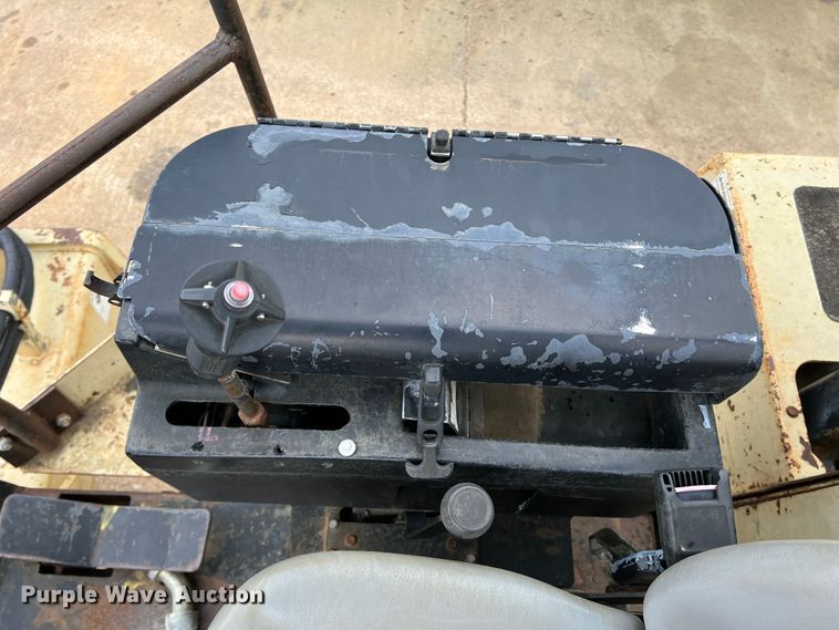 image for item MQ9868 1998 Ingersoll Rand SD100D TF  single drum vibratory roller