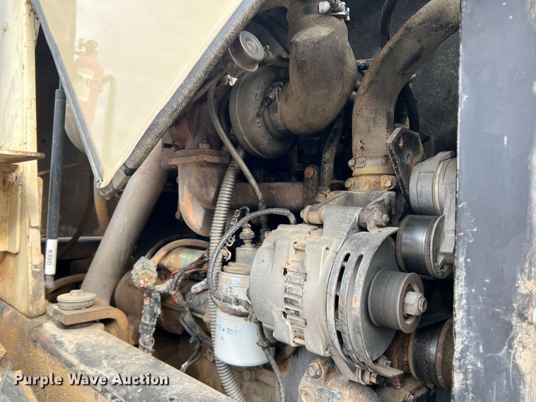 image for item MQ9868 1998 Ingersoll Rand SD100D TF  single drum vibratory roller