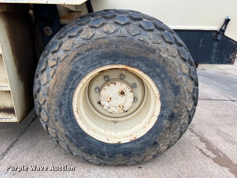 image for item MQ9868 1998 Ingersoll Rand SD100D TF  single drum vibratory roller