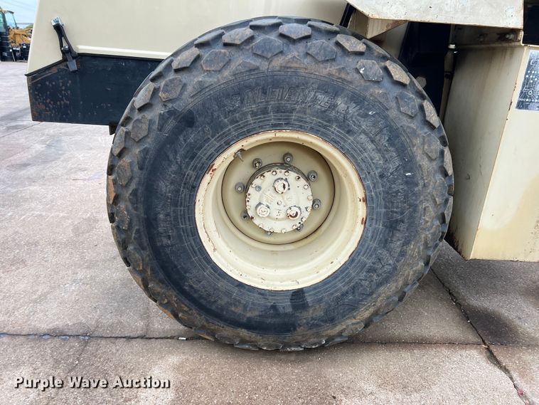 image for item MQ9868 1998 Ingersoll Rand SD100D TF  single drum vibratory roller