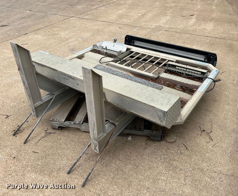 image for item MQ9869 Protech  headache rack