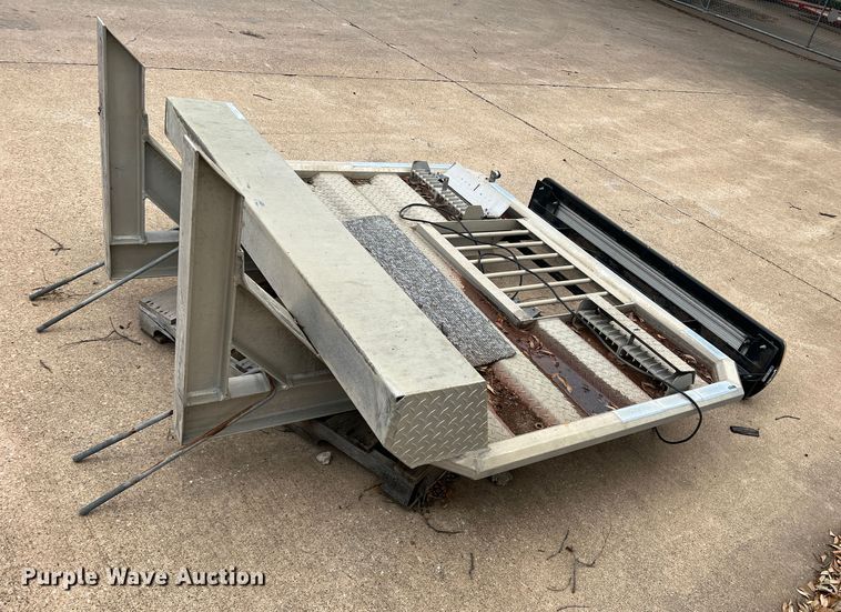 image for item MQ9869 Protech  headache rack