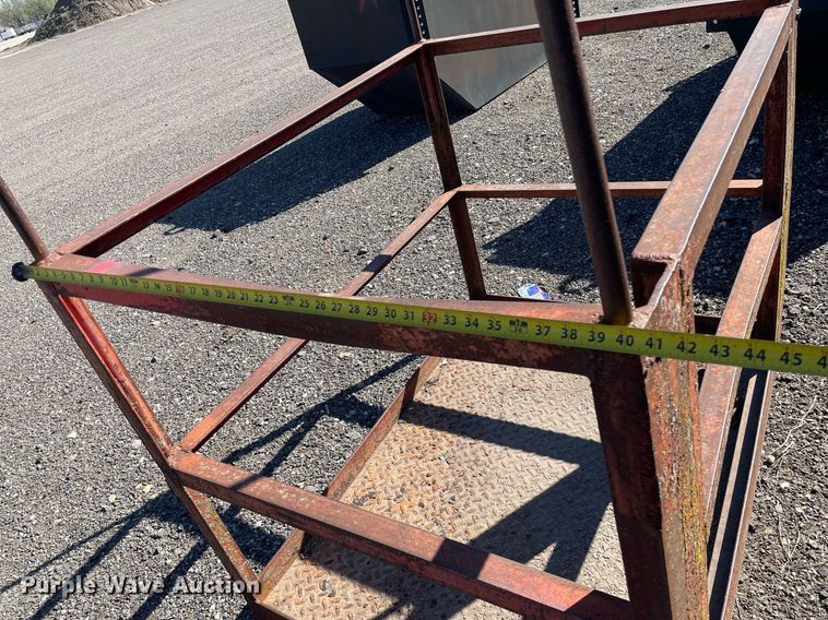 image for item MS9547 55" x 40" x 9'8" crane basket
