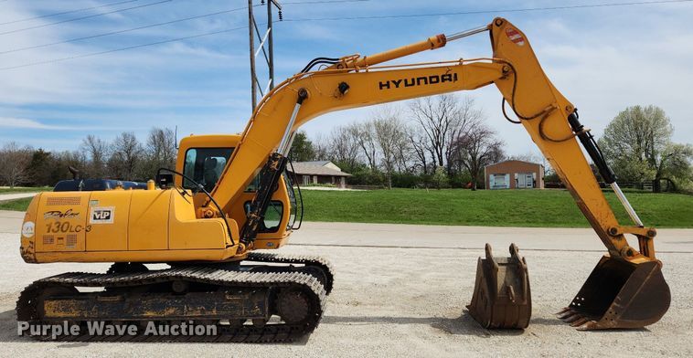 image for item MW9651 2000 Hyundai Robex 130LC-3  excavator