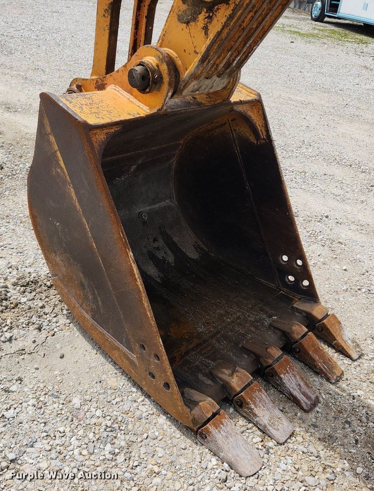 image for item MW9651 2000 Hyundai Robex 130LC-3  excavator