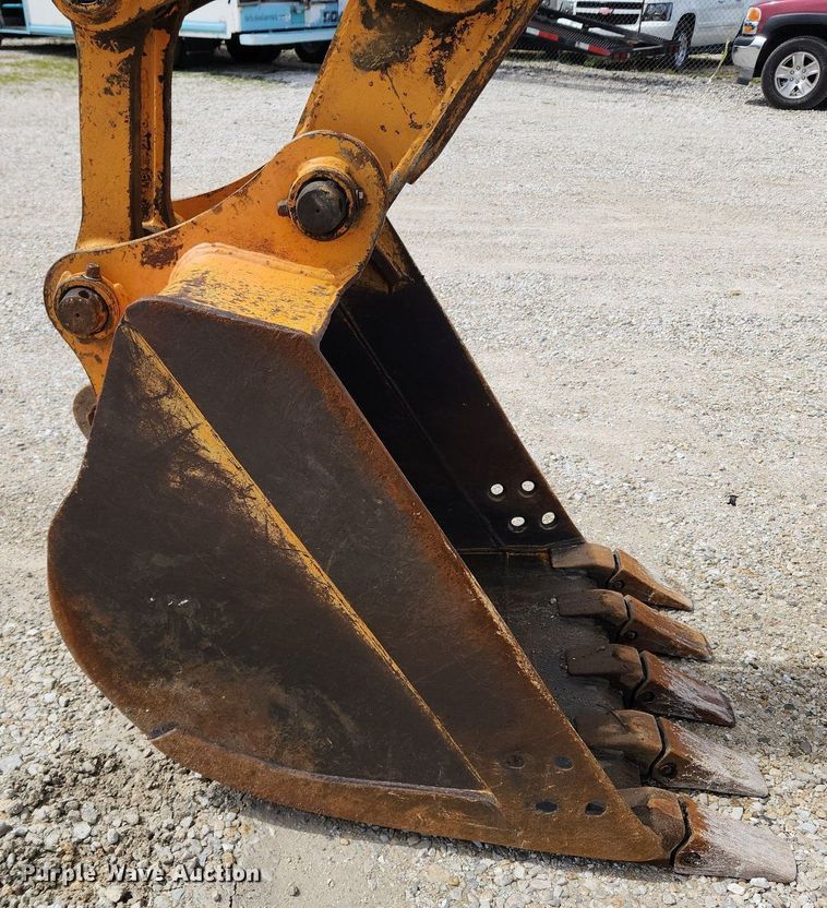 image for item MW9651 2000 Hyundai Robex 130LC-3  excavator