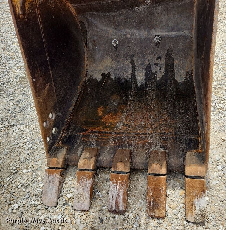 image for item MW9651 2000 Hyundai Robex 130LC-3  excavator