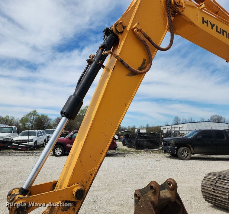 image for item MW9651 2000 Hyundai Robex 130LC-3  excavator