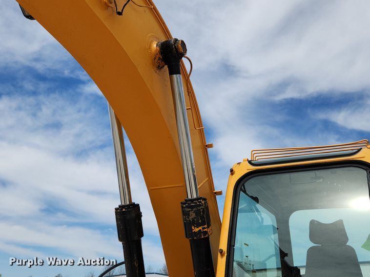 image for item MW9651 2000 Hyundai Robex 130LC-3  excavator