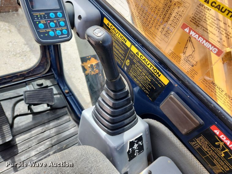 image for item MW9651 2000 Hyundai Robex 130LC-3  excavator