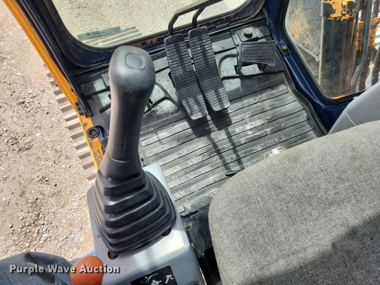 image for item MW9651 2000 Hyundai Robex 130LC-3  excavator