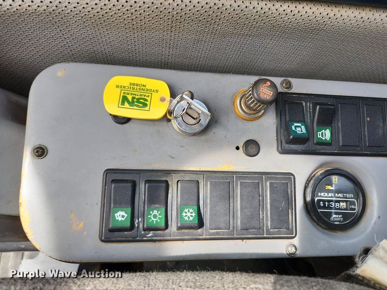 image for item MW9651 2000 Hyundai Robex 130LC-3  excavator