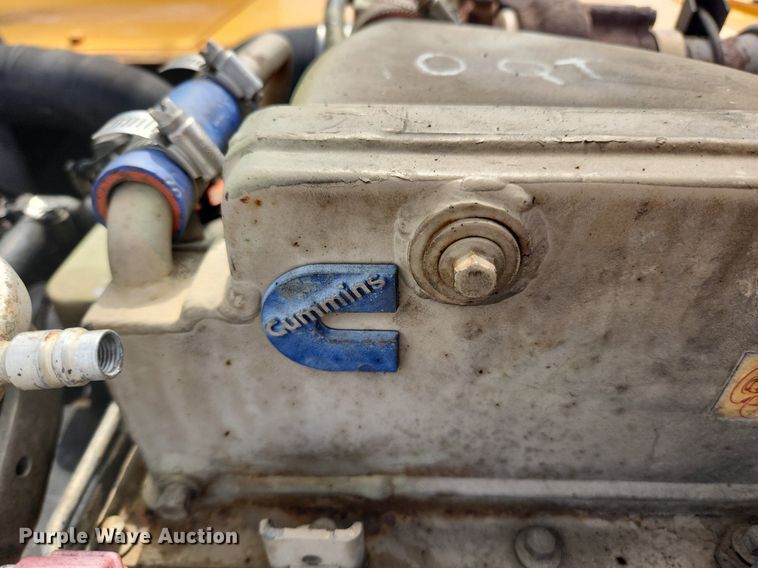 image for item MW9651 2000 Hyundai Robex 130LC-3  excavator