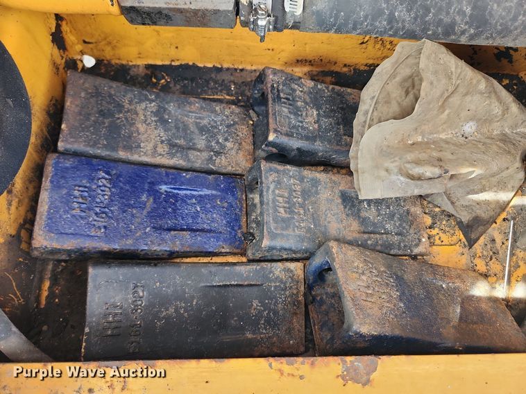 image for item MW9651 2000 Hyundai Robex 130LC-3  excavator